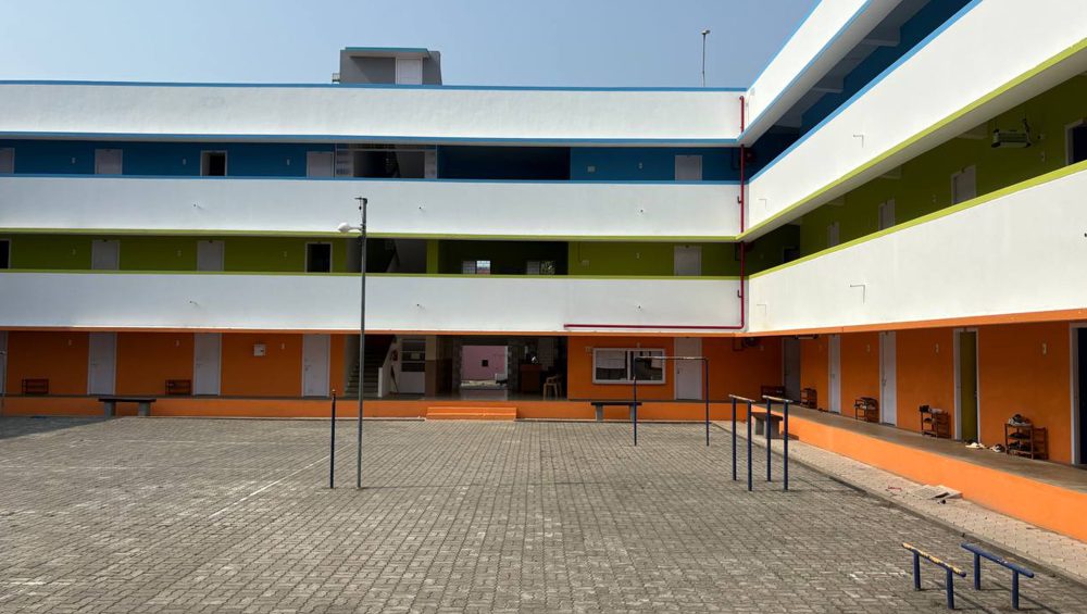 hostel-boys-2
